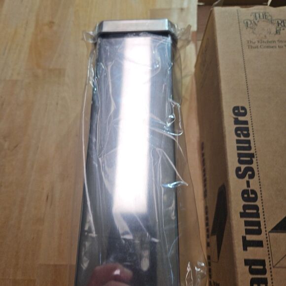 Pampered Chef Square Bread Tube, 1555  New Open Box - Picture 10 of 12